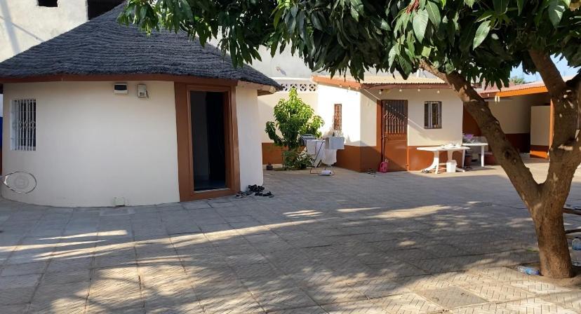 Dabo House Otel Brufut Dış mekan fotoğraf