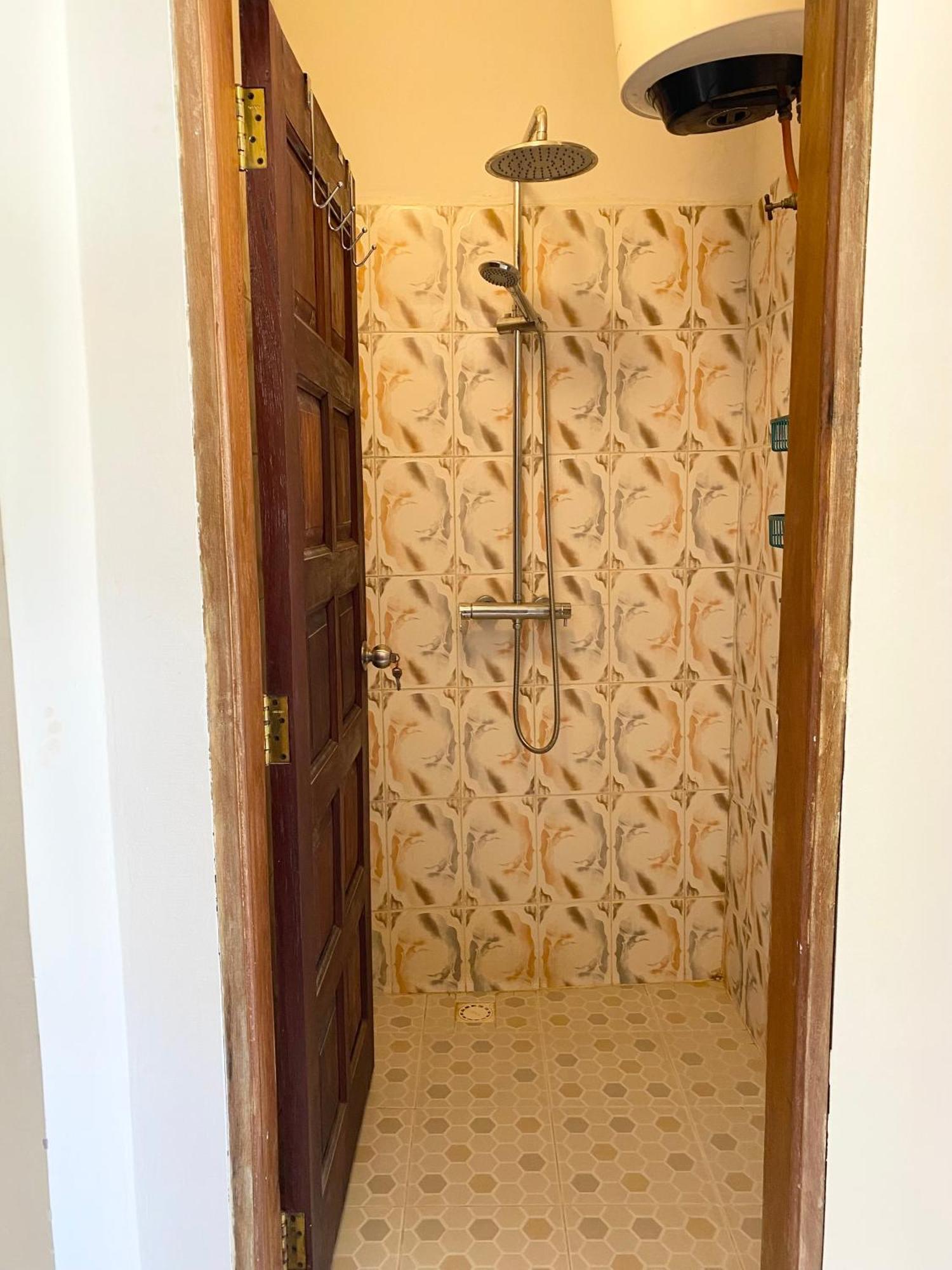 Dabo House Otel Brufut Dış mekan fotoğraf