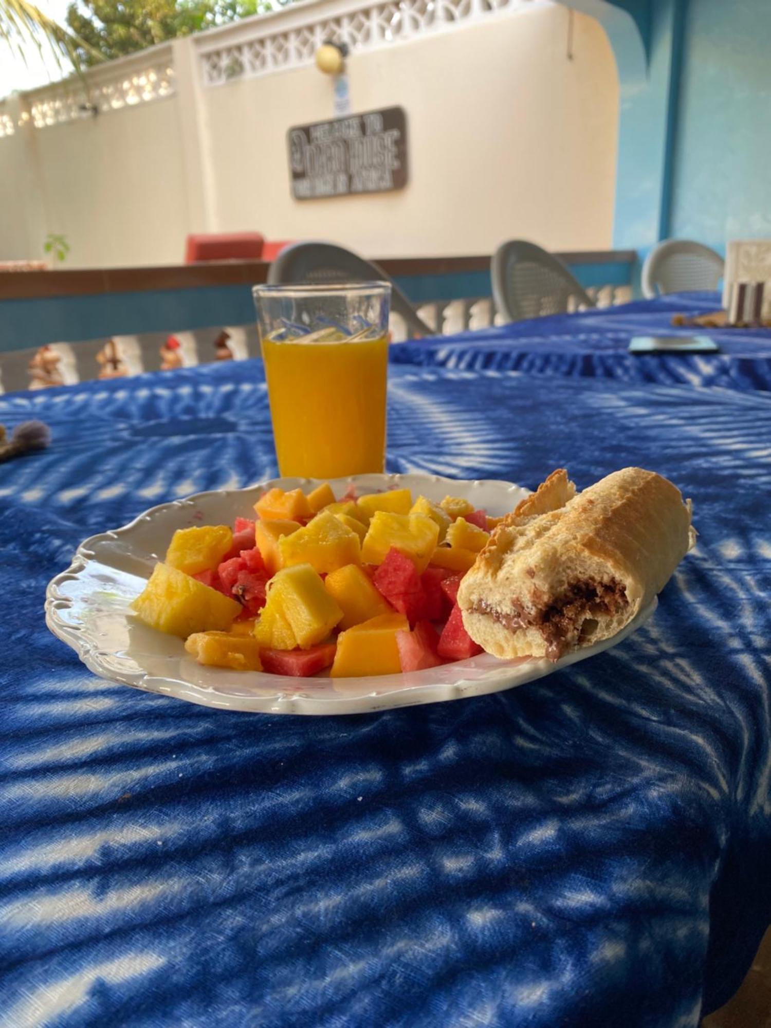 Dabo House Otel Brufut Dış mekan fotoğraf
