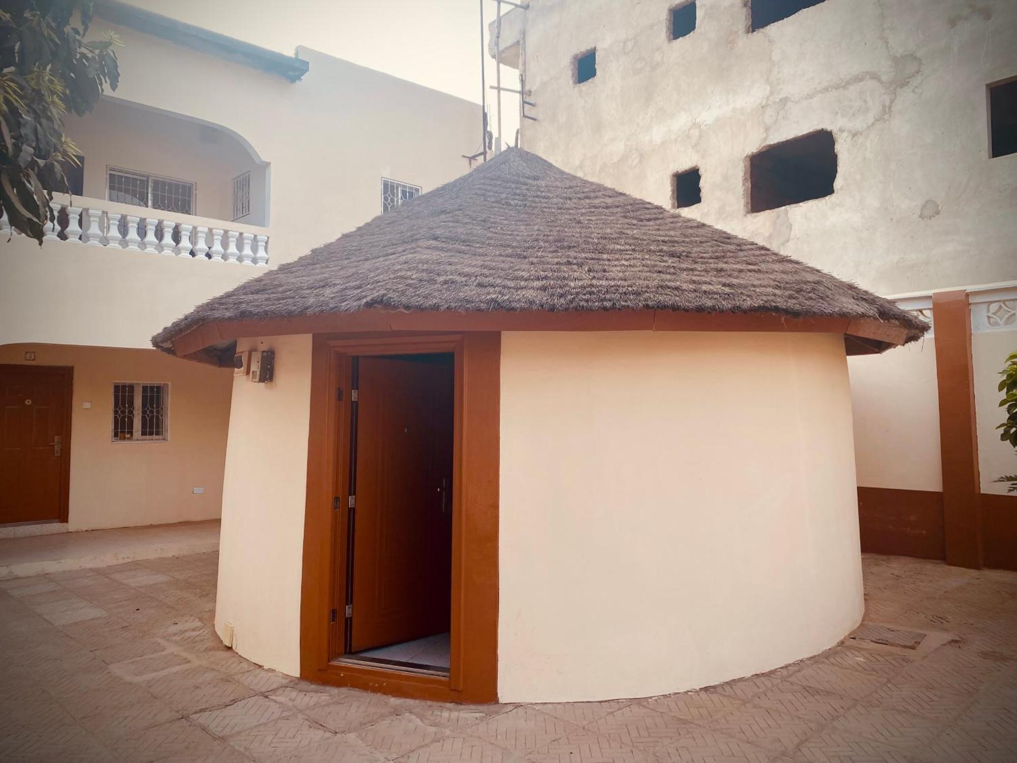 Dabo House Otel Brufut Dış mekan fotoğraf