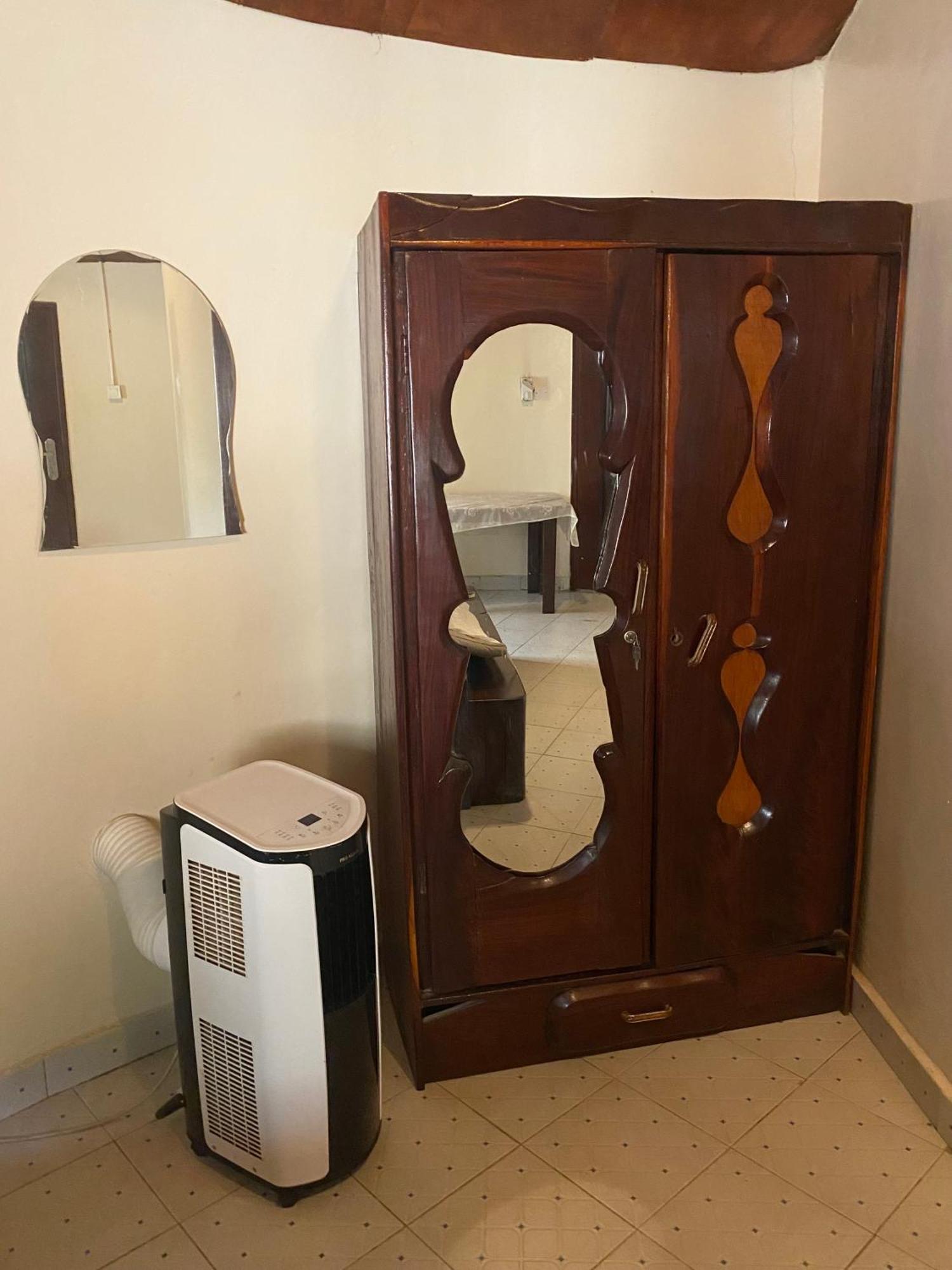 Dabo House Otel Brufut Dış mekan fotoğraf