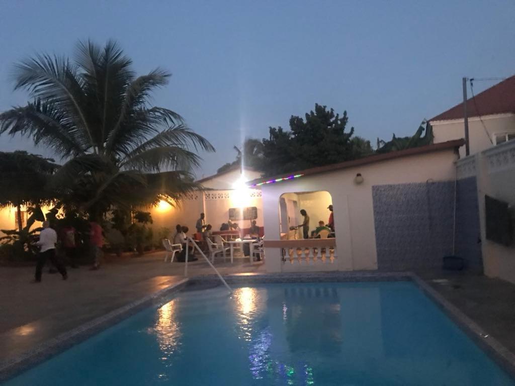 Dabo House Otel Brufut Dış mekan fotoğraf