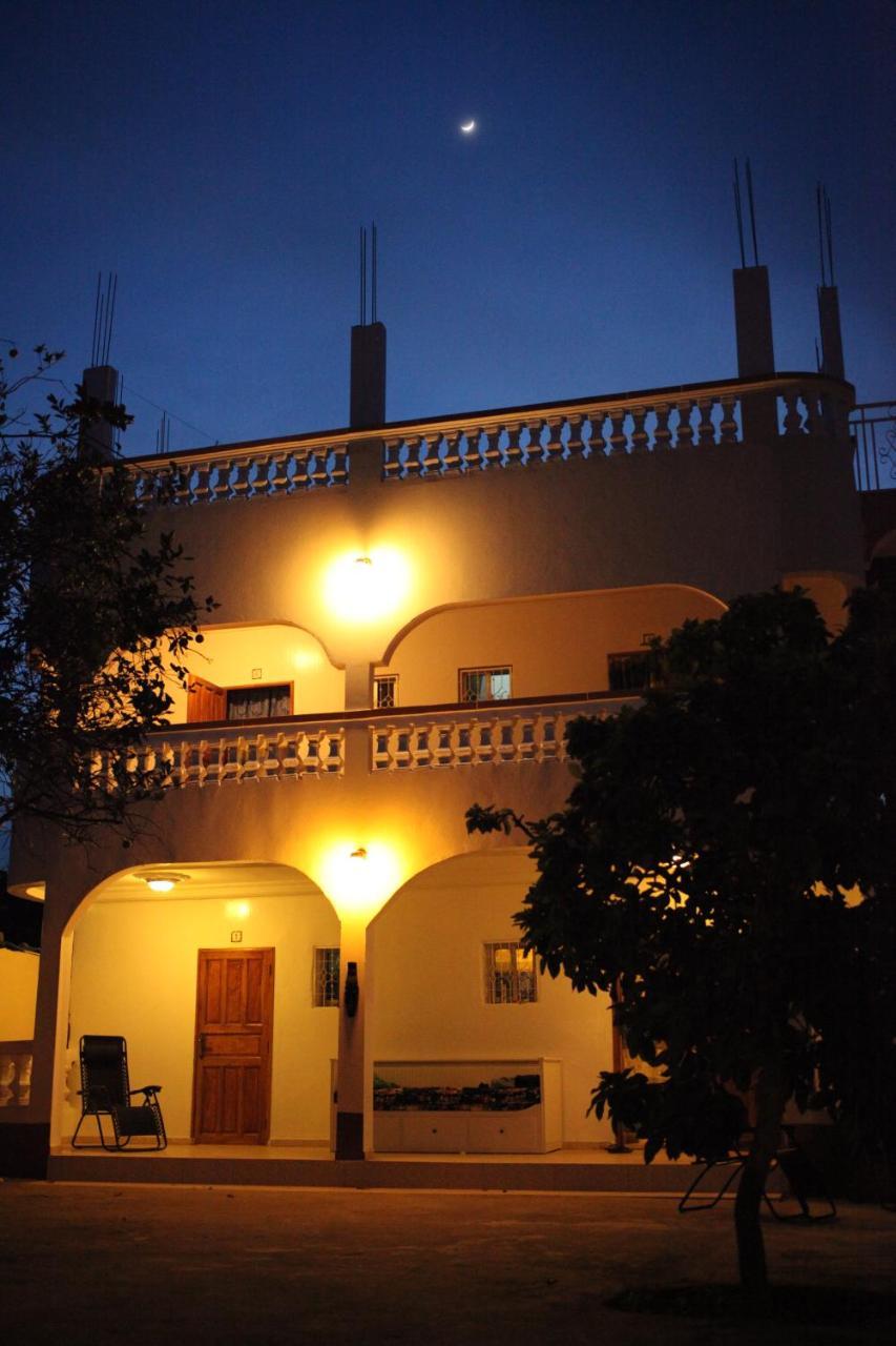 Dabo House Otel Brufut Dış mekan fotoğraf