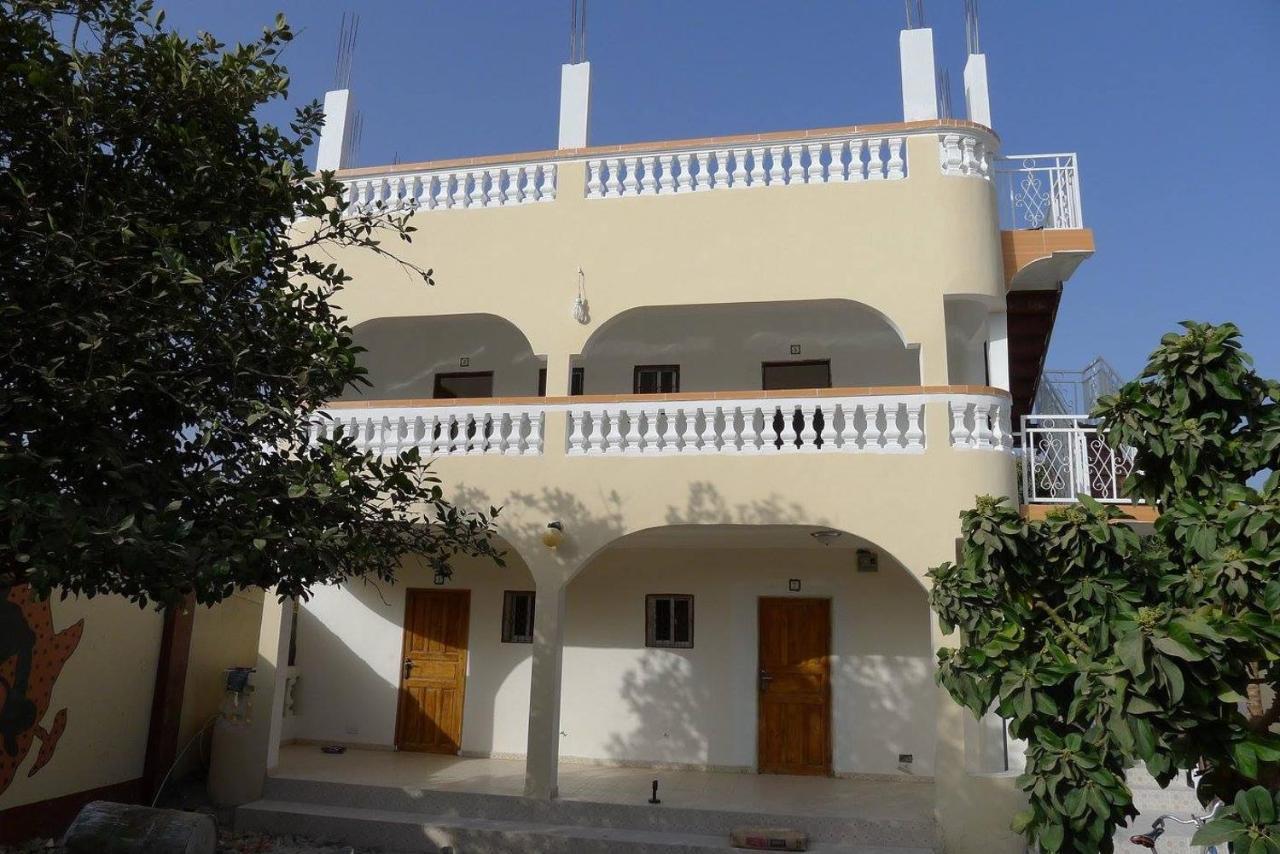 Dabo House Otel Brufut Dış mekan fotoğraf